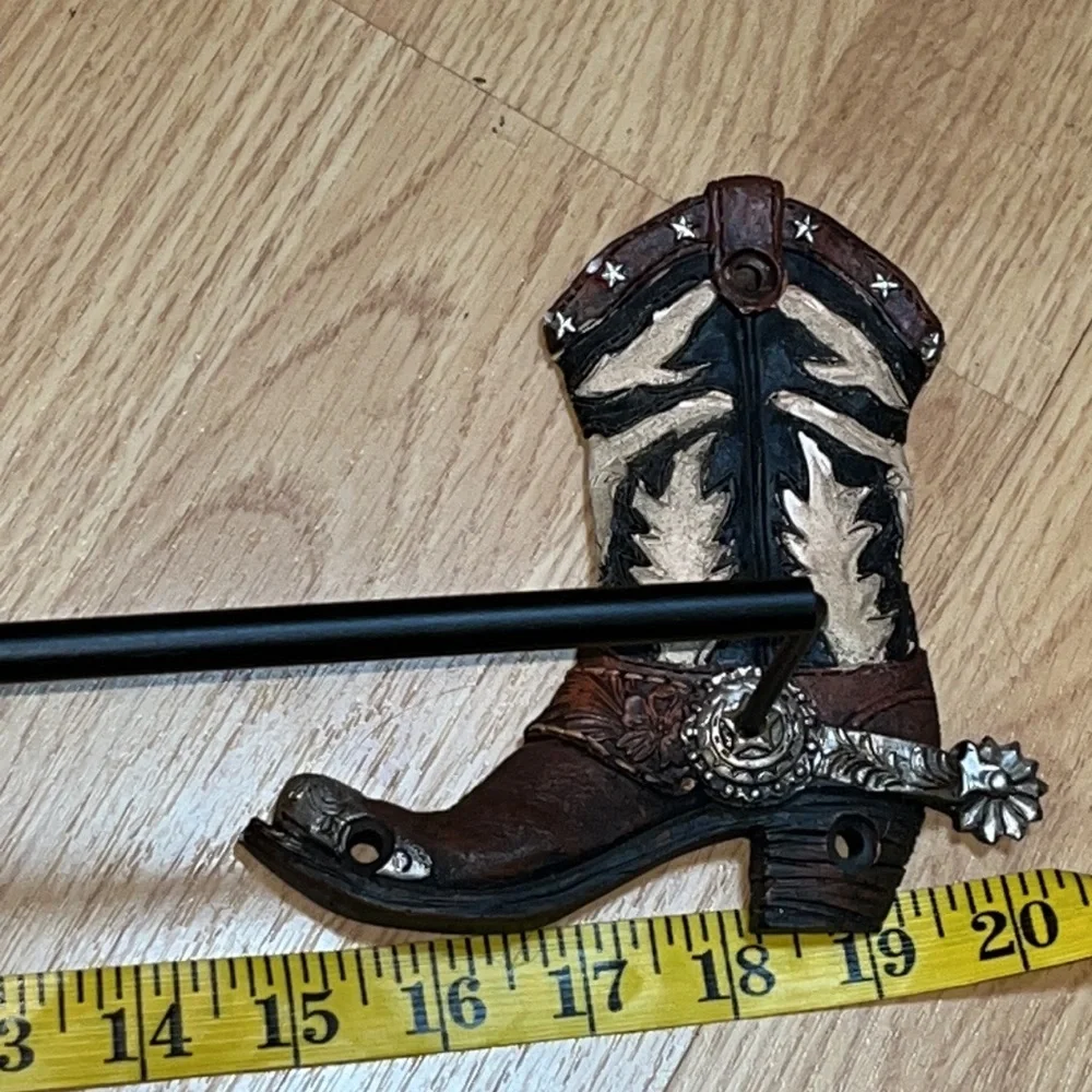 WESTERN COWBOY COWGIRL BOOTS TOWEL RACK NIB NEW HANGER RACK HOLDER